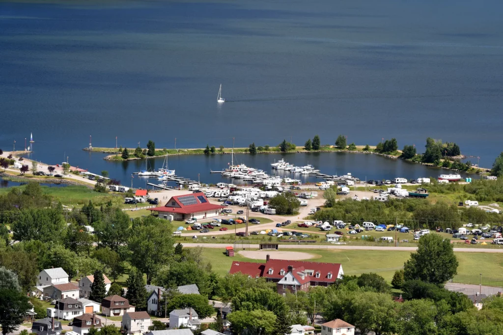 Marina Building & Kiosk